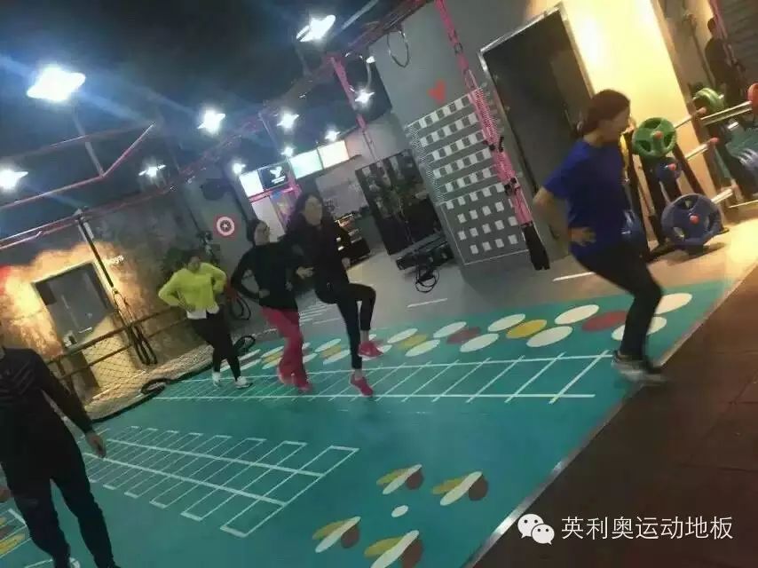 室内健身球_健身房球操视频_健身房私教球类运动