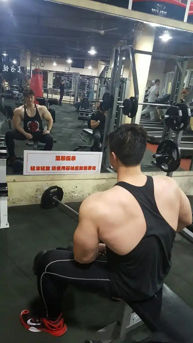 健身男神明星_健身帅哥明星_健身男明星撞脸